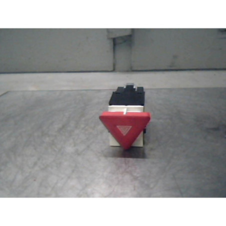 Bouton de warning VOLKSWAGEN SCIROCCO 3 Photo n°1