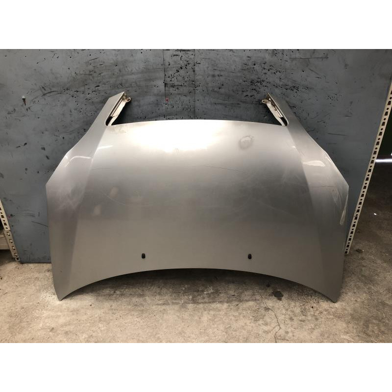 Capot TOYOTA AVENSIS VERSO
