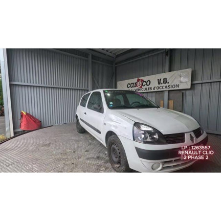 Aile avant gauche RENAULT CLIO 2 Photo n°1