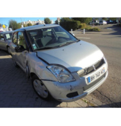 Feu arriere stop central SUZUKI SWIFT 3 Photo n°4