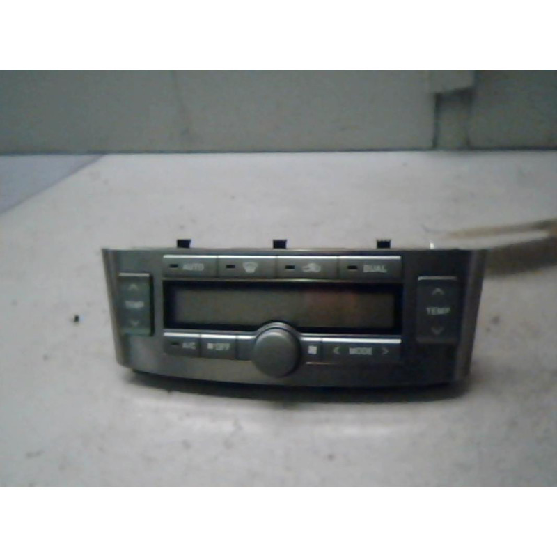 Commande chauffage TOYOTA AVENSIS 2