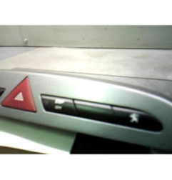 Bouton de warning PEUGEOT 308 1 SW Photo n°3