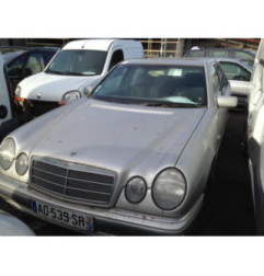 Feu arriere secondaire droit (feux) MERCEDES CLASSE E 210 Photo n°9