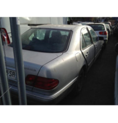 Feu arriere secondaire droit (feux) MERCEDES CLASSE E 210 Photo n°10