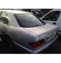 Feu arriere secondaire droit (feux) MERCEDES CLASSE E 210 Photo n°11
