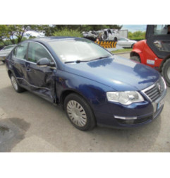 Feu arriere secondaire droit (feux) VOLKSWAGEN PASSAT 5 Photo n°4