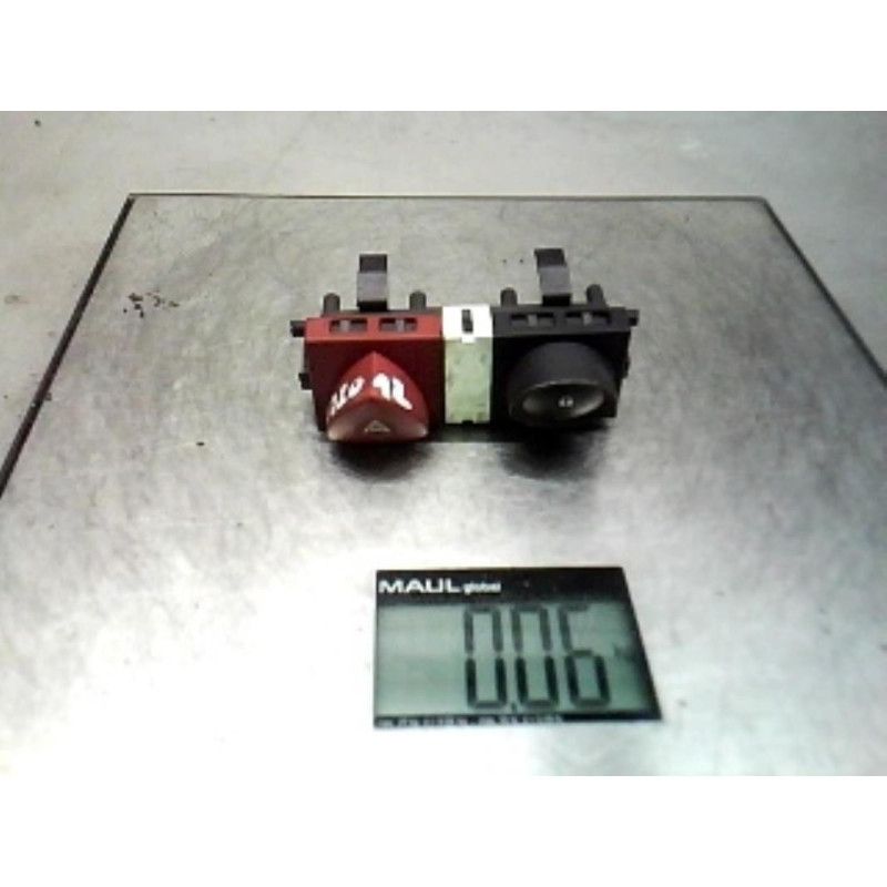 Bouton de warning RENAULT MEGANE 2