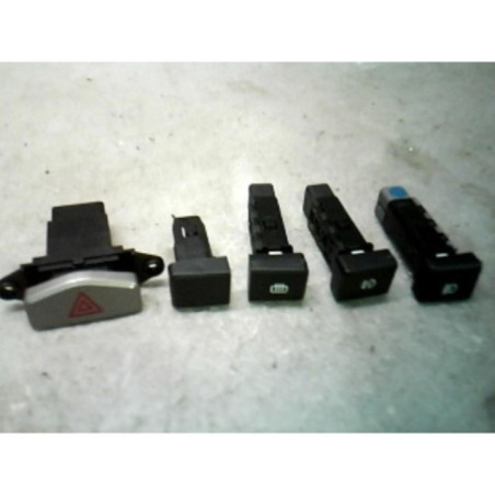 Bouton de warning KIA CARENS 2 Photo n°1