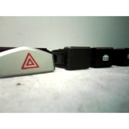 Bouton de warning KIA CARENS 2